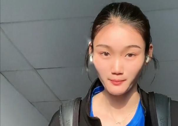 游丝燕尾鳟鱼